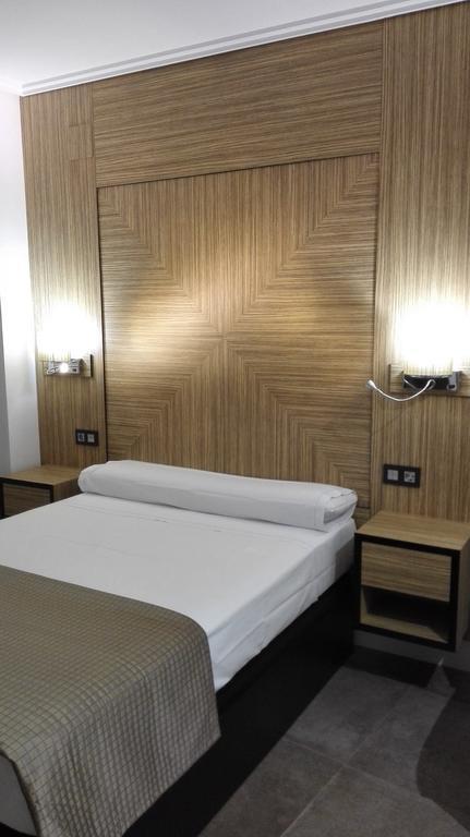 Apartamentos Las Palmeras Palma del Río Szoba fotó